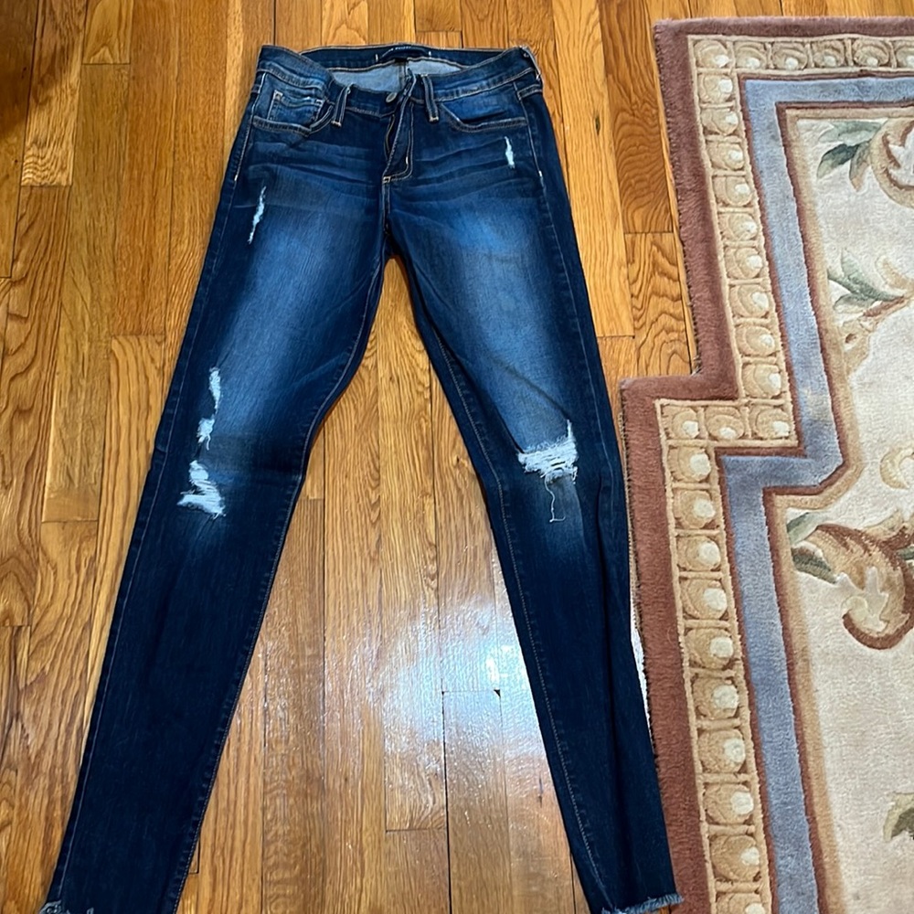 Ripped skinny jean